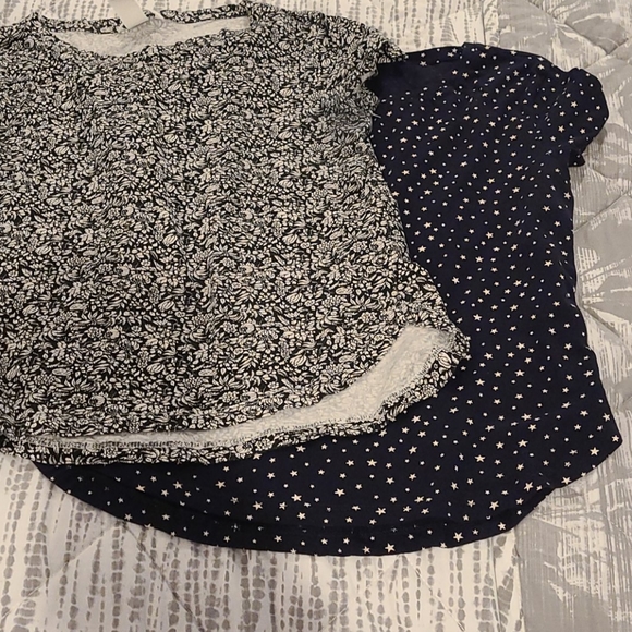 2 H M xs shirts IN $13 BUNDLE ONLY - Picture 3 of 5